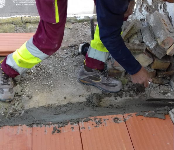 Trabajos de sellado llevados a cabo esta misma mañana / Foto Cedida Trabajos de sellado llevados a cabo esta misma mañana / Foto Cedida
