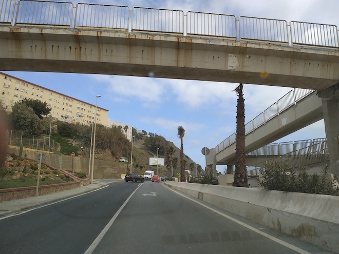 El accidente se produjo en la izquierda de la imagen en la zona del cruce.
