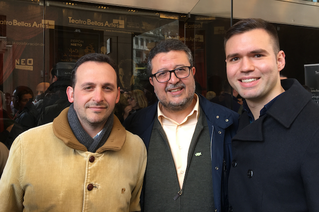 Francisco Serrano, Jefe del Grupo Parlamentario de Vox en Andalucía con los representantes de Ceuta / Foto Cedida