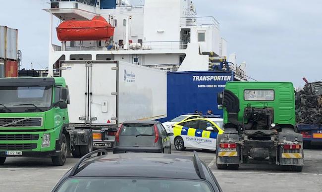 Guardia Civil y Policía Portuaria en la zona del suceso / Foto CA