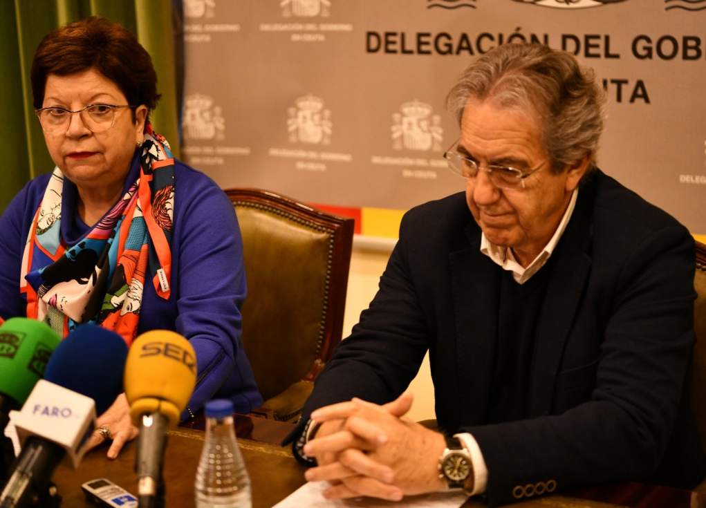 El director provincial del MEC junto a la delegada del Gobierno, esta mañana / Foto AS