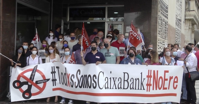 Empleados de Caixabank Ceuta en una anterior movilización / Archivo