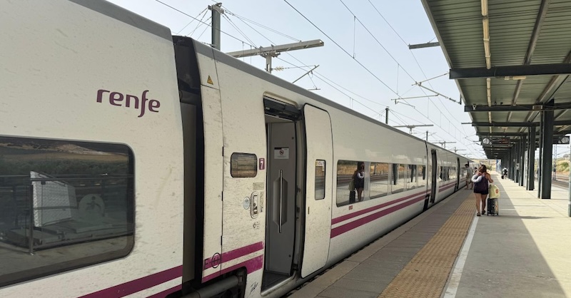 CCOO denuncia el aislamiento ferroviario de Ceuta y reclama billetes gratuitos o bonificados