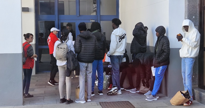 VOX condena que Pérez Triano anuncie que se incrementarán las salidas de inmigrantes ilegales a la península