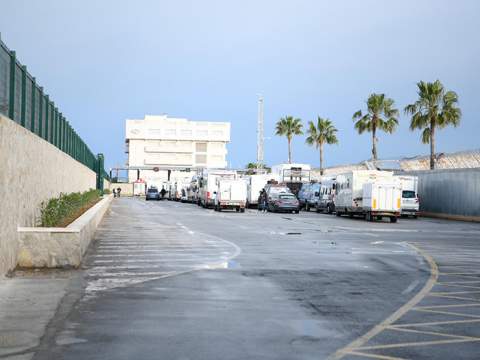 Turistas y enfermos, hoy en el Puerto. Foto: A.S.