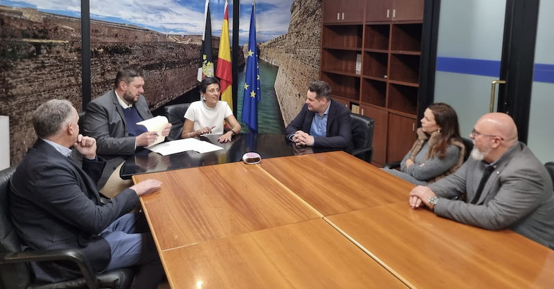 Ceuta y la Fundación AI Granada sellan una alianza estratégica para impulsar la inteligencia artificial y atraer talento