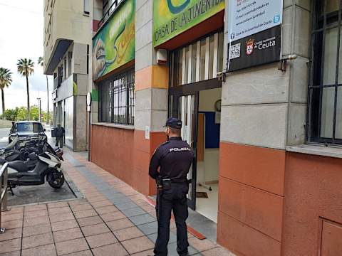 Las FyCSE protegen todos los colegios electorales / CA