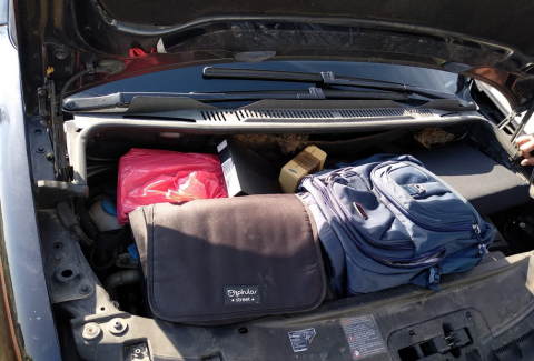 Las mochilas ocultas en el motor con terminales y tablets / Cedida