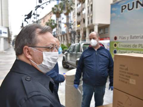 Reparto de Ecoceuta. Foto: A.S.
