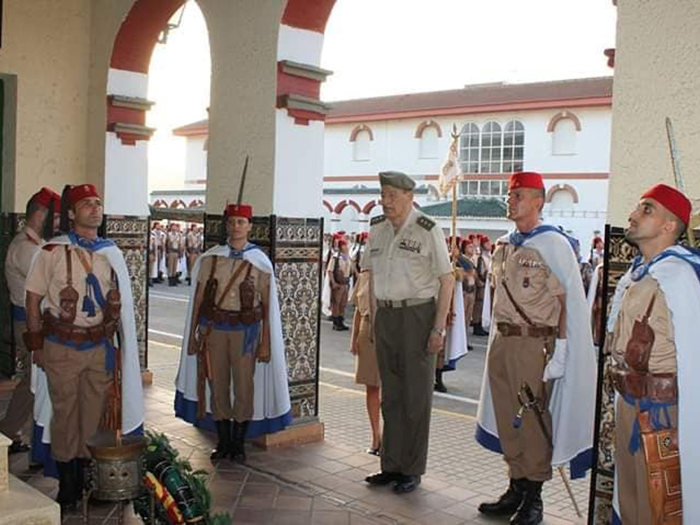 Coronel Manso: Foto: Javier Chellarám. Regular y Legionario de Honor.