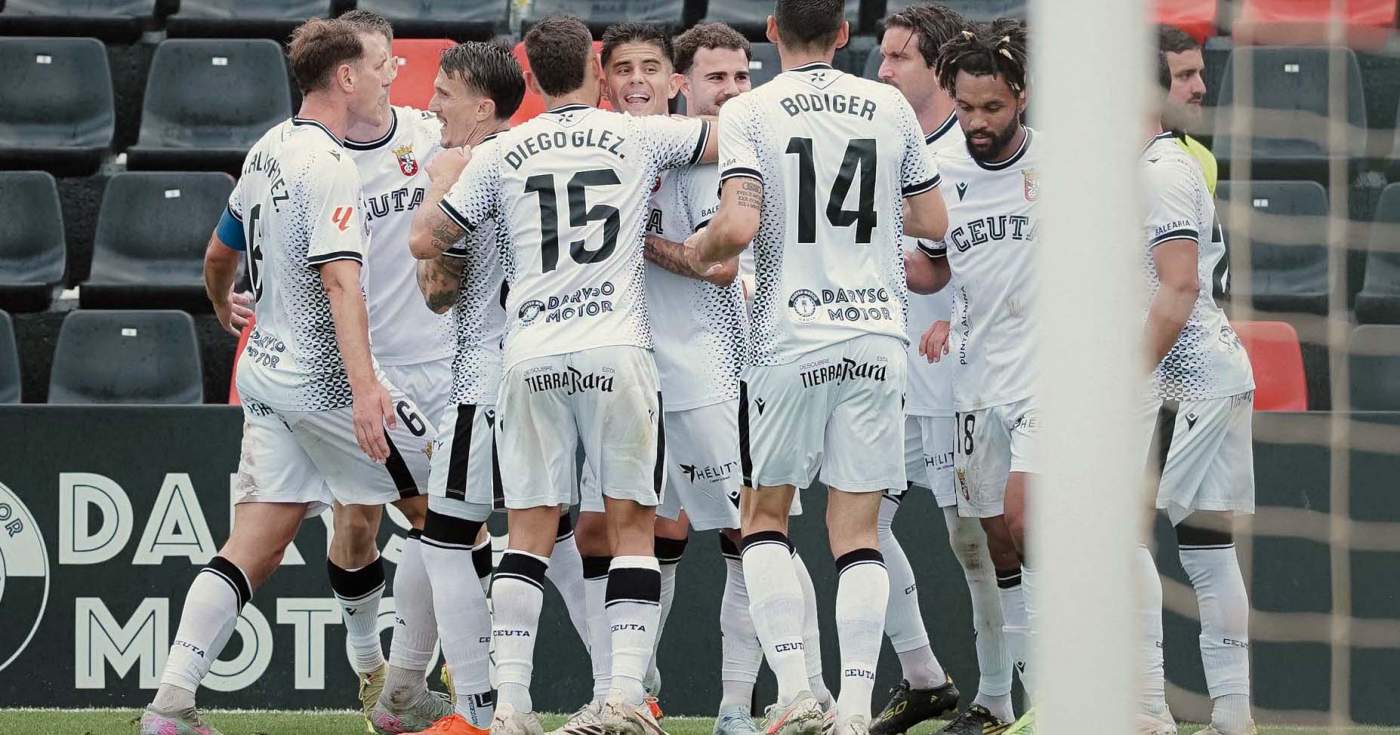 El Ceuta recibe al Málaga, aún con opciones de ascenso directo, en el penúltimo partido en el Alfonso Murube