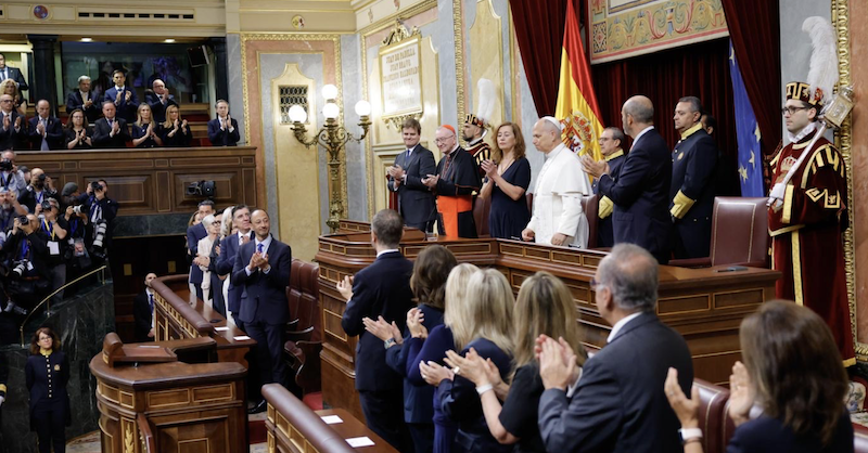 Javier Celaya y Cristina Díaz destacan en el Congreso los valores de concordia, dignidad humana y convivencia defendidos por Su Santidad el Papa León XIV