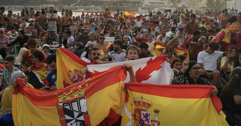 España borda la segunda estrella y Ceuta se echa a la calle