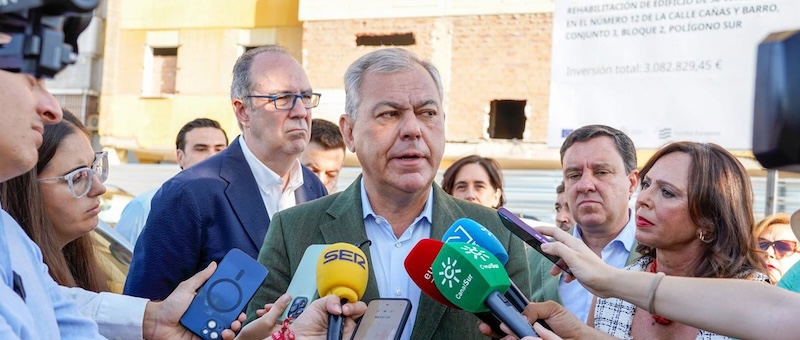 Jos&eacute; Lu&iacute;s Sanz, alcalde de Sevilla, muy criticado en la capital hispalense por permitir construir una mezquita en el Pol&iacute;gono Sur