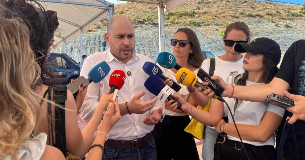El delegado constata en una visita a varias barriadas que Ceuta aún está 