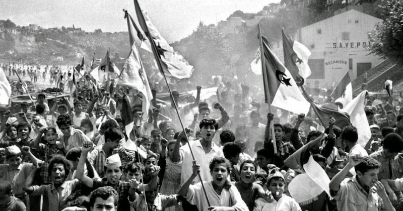 Argel 1962. 1 mill&oacute;n de europeos tuvieron que regresar al continente por la imposibilidad de seguir viviendo, acosados por la ingente masa africana que se les vino encima