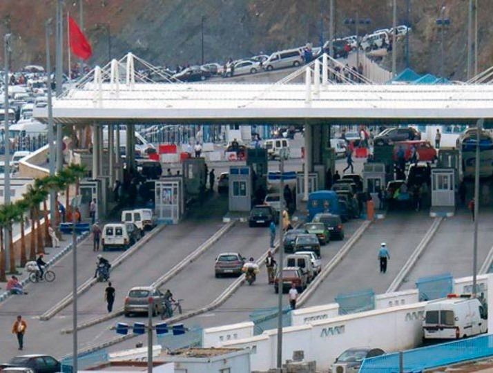 La Aduana marroquí mantiene el bloqueo a los coches de porteo