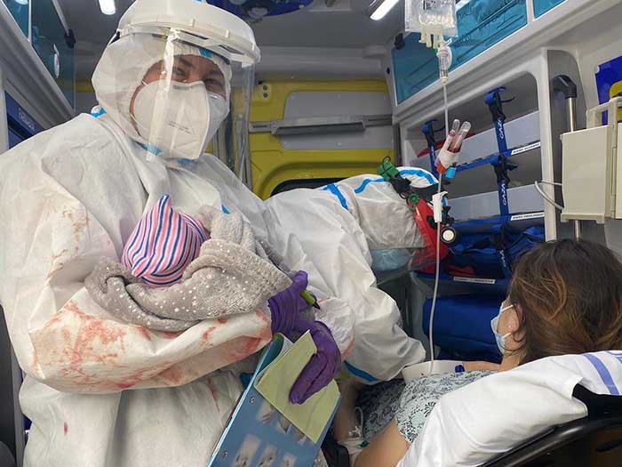 Parto en la ambulancia. Foto: Ingesa