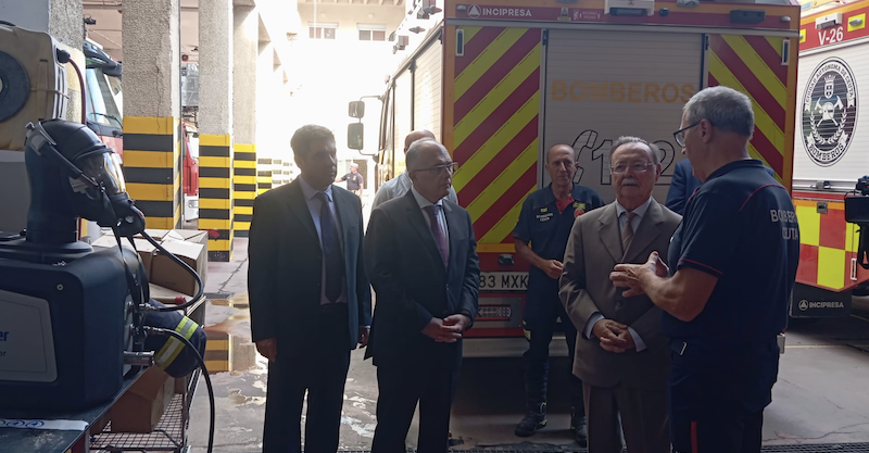 El presidente Vivas ha visitado el Parque de Bomberos de Ceuta / Cedida