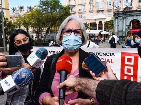 Concentración de los trabajadores de la Atención a la Dependencia. Foto: A.S.