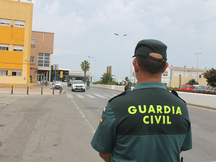 Agente de Guardia Civil en Ceuta / Archivo
