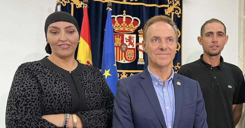 De la Encina anuncia desalojos semanales en Ceuta tras una operación con más de 350 policías y 500 inmigrantes trasladados