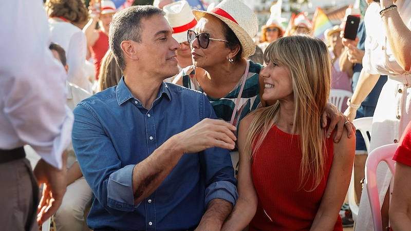 Mientras Ceuta padece, S&aacute;nchez en campa&ntilde;a con su mujer... la imputada Bego&ntilde;a