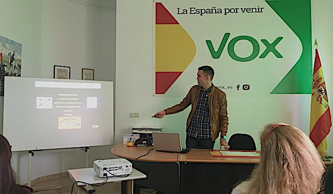 Un momento de la jornada formativa en la sede de VOX Ceuta / Cedida