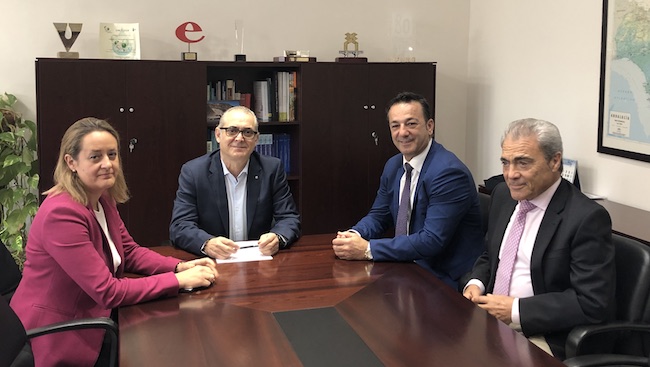 Momento de la reunión celebrada en Sevilla entre CHG y MMAA / Cedida