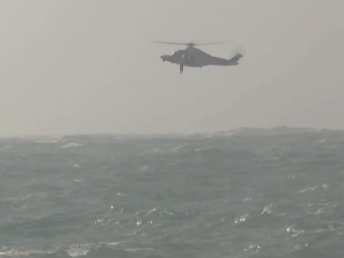 Un helicóptero está supervisando la zona.  Foto: RTVCE