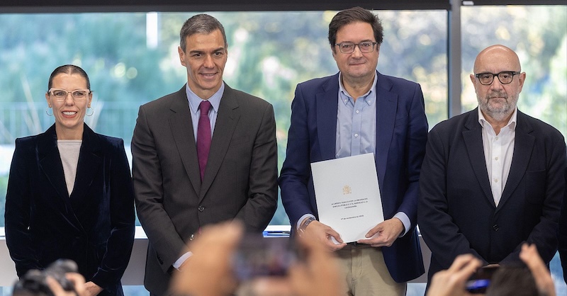 El Gobierno y los sindicatos firman el acuerdo de subida salarial del 11% a más de tres millones de funcionarios